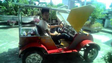 Chàng trai 17 tuổi chế tạo thành công ôtô chạy bằng năng lượng mặt trời