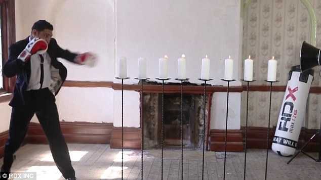 Video: Mục sở thị cú đấm uy lực làm tắt 8 ngọn nến