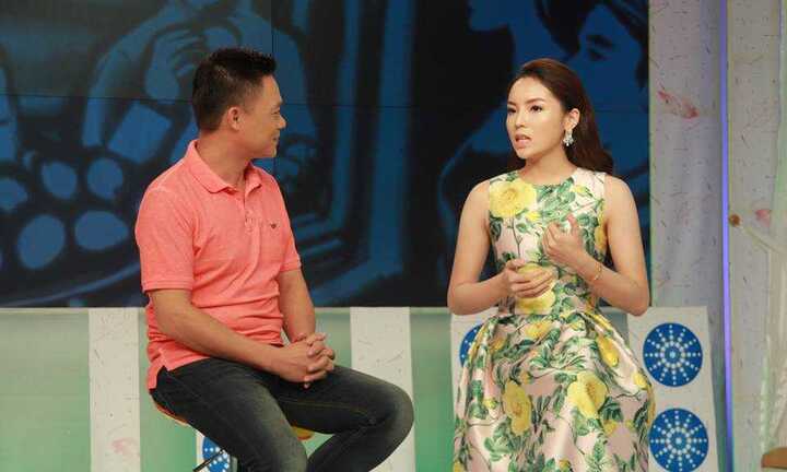 Hoa hậu Kỳ Duyên cảm ơn người chụp hình dáng ngủ ‘khó đỡ’ trên máy bay