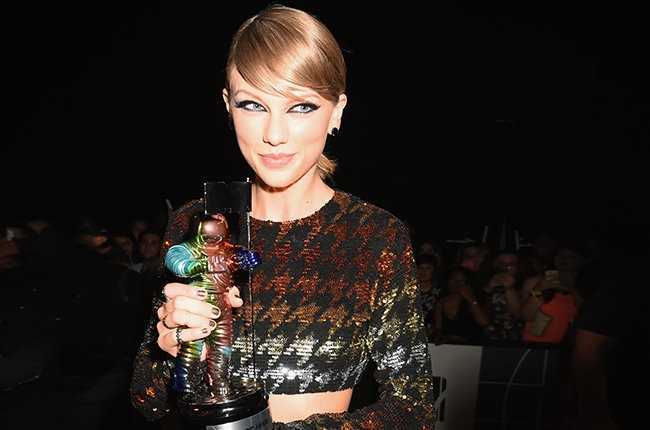 Taylor Swift: Thành công của một chiến binh trong làng nhạc