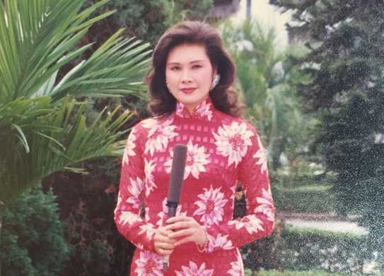 Á hậu Nhật Lệ từng phải đuổi gà phục vụ ghi hình