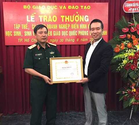 FrieslandCampina Việt Nam được Bộ trưởng Bộ Giáo Dục và Đào Tạo tặng bằng khen