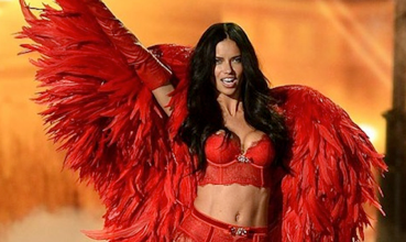 7 siêu mẫu nổi danh dù vòng 1 lớn quá khổ