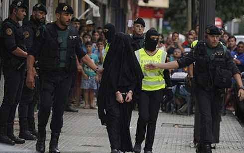 Tây Ban Nha bắt thiếu nữ chuyên tuyển quân cho IS