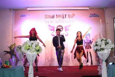 Min St319, Chí Thiện bùng cháy mừng sinh nhật New Audition