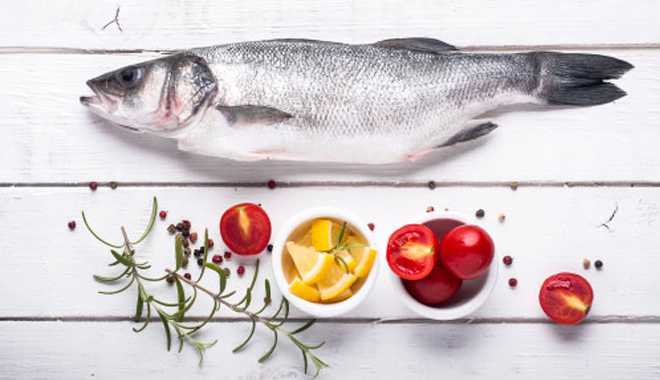 Infographic: 8 mẹo hay ho làm mất mùi tanh của cá