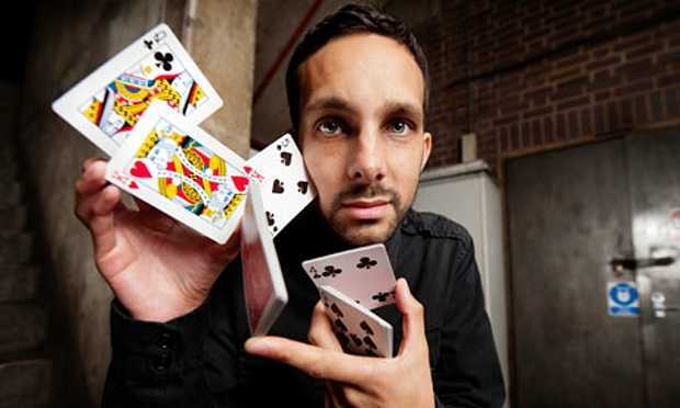 10 màn ảo thuật kinh điển của ‘phù thủy đường phố’ Dynamo