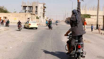 4.000 lính IS trà trộn người tỵ nạn vào châu Âu sẽ ám sát các quan chức chính phủ