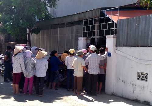 Cả xóm tiếc thương 2 mẹ con chết trong phòng khóa trái
