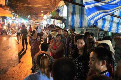 Vợ chết, chồng trọng thương trong phòng trọ