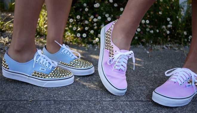 DIY: Tự làm giày đính đinh tán cực cool