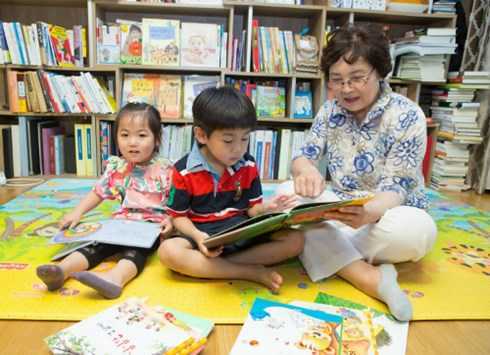 Lớp dạy ông bà chăm cháu ở Hàn Quốc