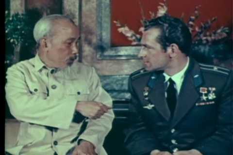 Điều chưa biết về phi hành gia số 2 thế giới được Bác Hồ đích thân dẫn thăm Vịnh Hạ Long