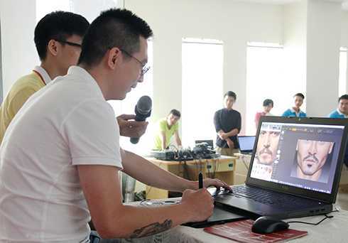 Bạn trẻ Hà Thành thích thú công nghệ sáng tạo không giới hạn