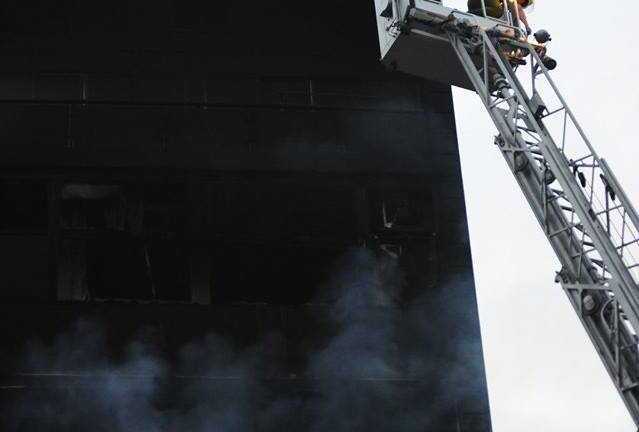 Hà Nội: Nhà cao tầng bốc cháy sau tiếng nổ lớn