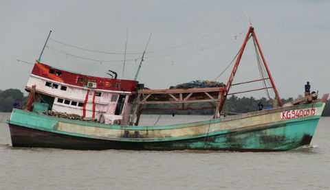 Nguyên lãnh đạo Tổng cục Biển Đảo nói về những kẻ bắn xối xả ngư dân