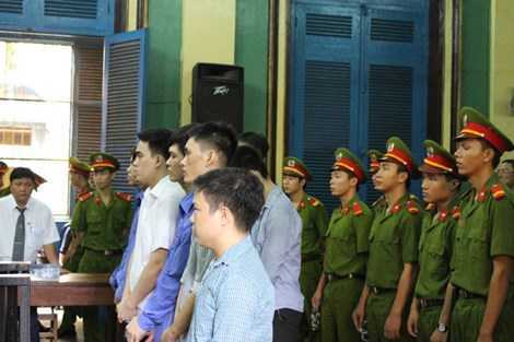 Lập băng trộm xe đưa sang Campuchia bán