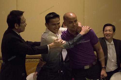 HLV U23 Thái Lan công khai xin lỗi Kiatisak