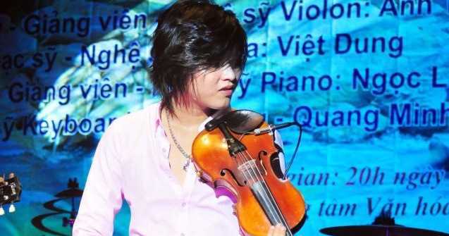 Nghệ sĩ violin Anh Tú miệt mài đưa nhạc cổ điển tới khán giả trẻ