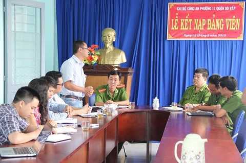 Phóng viên bị đánh bầm mắt: Công an chỉ 'mời' về phường làm việc