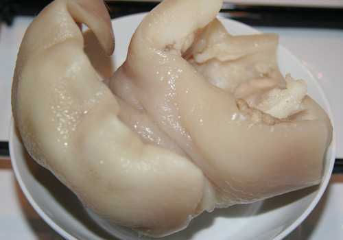 Tai lợn: Lựa chọn và chế biến sao cho đúng cách