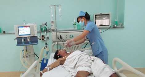 Ngộ độc rượu sau cuộc nhậu: Một người tử vong, hai người sùi bọt mép