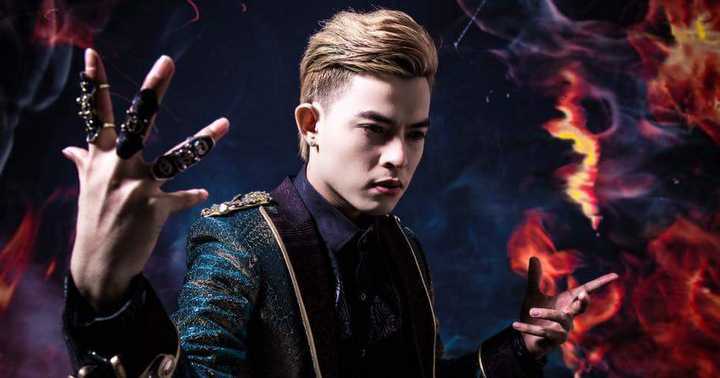 Học trò Hà Hồ khuấy động showbiz với mỗi tuần một single