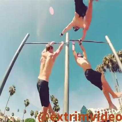 Clip: Tập đu xà theo phong cách sáng tạo