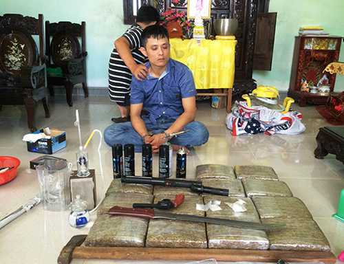 Gắn camera bảo vệ 'bản doanh ma túy' giữa đồng