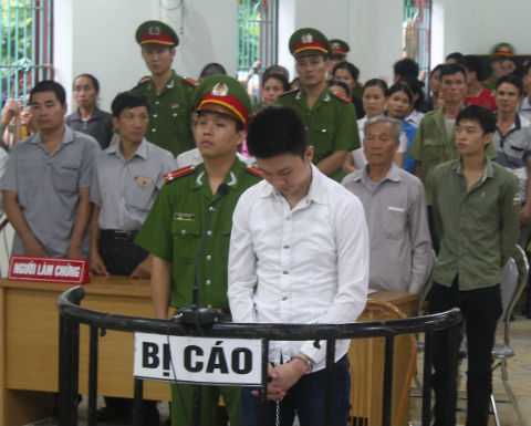 Giúp con đồng nghiệp, cô giáo tốt bụng bị đâm chết