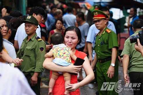 Tiếng kêu cứu thất thanh trong ngôi nhà cổ đổ sập giữa thủ đô