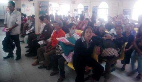 Giải bài toán quá tải cho ngành Y tế