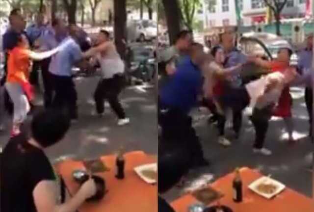 Clip: Choáng với thanh niên ‘cứng’ ngồi… ăn mỳ giữa đám hỗn chiến