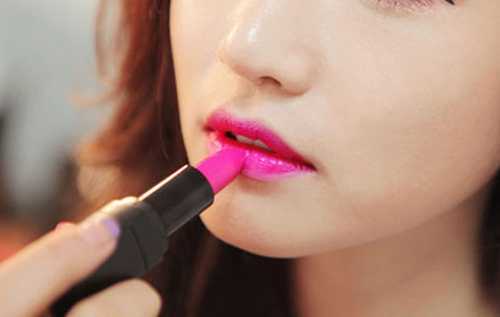 Cấm nữ sinh tô son đến trường, chuyên gia giáo dục lên tiếng