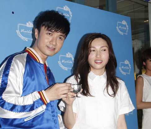 Sao 'Tân dòng sông ly biệt' cưới vợ sau 20 năm hẹn hò