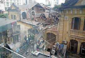 Nhà cổ sập vẫn chưa có cảnh báo nguy hiểm