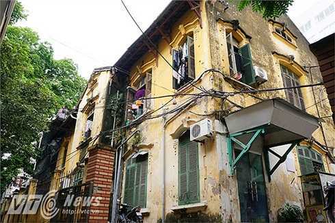 Sập nhà cổ, 2 người chết: Chủ tịch Hà Nội yêu cầu rà soát biệt thự cũ nát