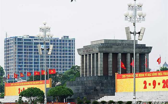 Thủ tướng yêu cầu báo cáo về tòa nhà cao tầng lấn át không gian Lăng Bác