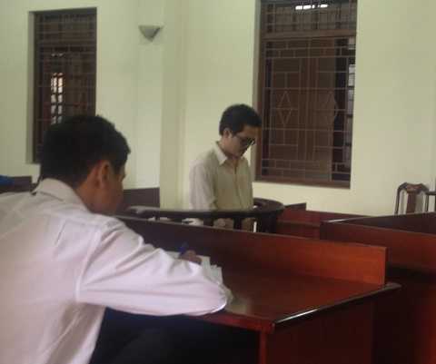 Thua lỗ trong làm ăn, đi cướp tiệm vàng trả nợ