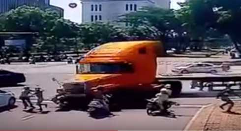 Xe container đâm hàng loạt xe chờ đèn đỏ: Bệnh viện nói 'có', CSGT nói 'không