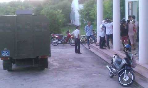 Điều tra vụ thiếu nữ 15 tuổi bị 6 thanh niên hiếp dâm