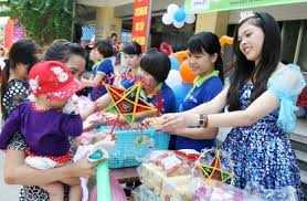 Trung thu hồng cho bệnh nhi nghèo