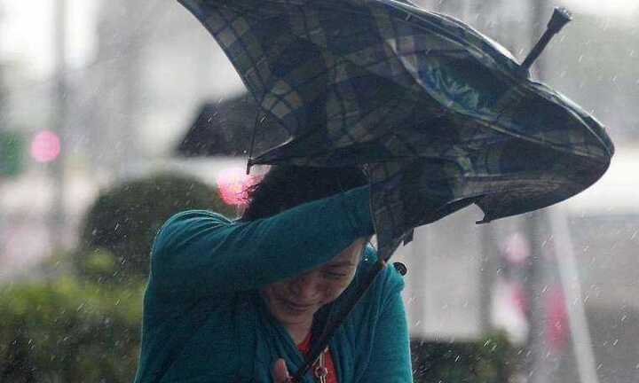 Video: Siêu bão Dujuan đổ bộ Đài Loan, hàng chục người thương vong