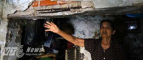 Cận cảnh khu tập thể 60 tuổi 'chờ sập' ở Hà Nội