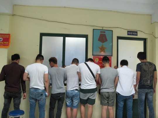 Ổ mại dâm đồng tính nam núp bóng cơ sở chữa bệnh