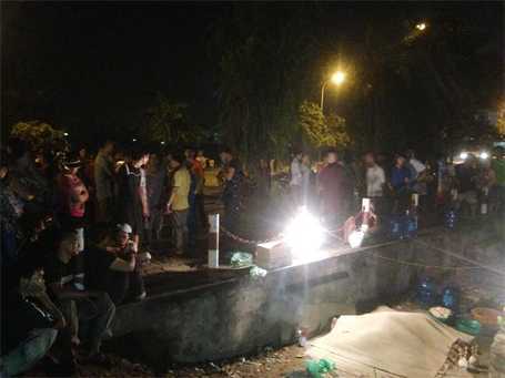 Phát hiện thi thể hai mẹ con buộc chặt dưới ống cống