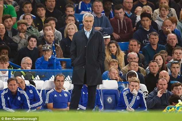 Chelsea bết bát, tự trách mình thôi Mourinho!