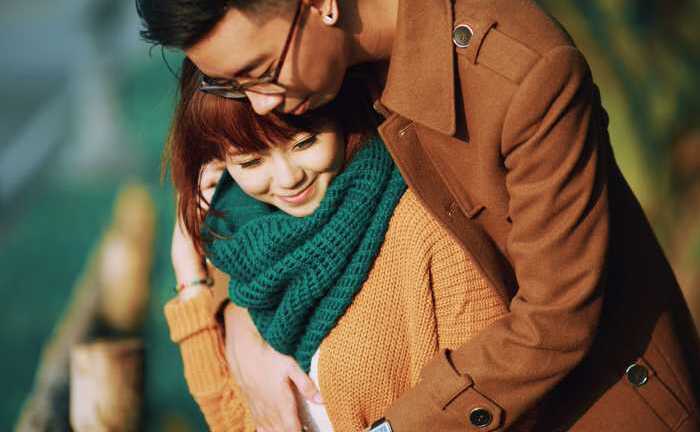 Bộ ảnh cưới ‘Nắng vàng trên cỏ xanh’ lãng mạn của cặp đôi Hà thành