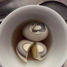 Sự thật trứng gà chuyển màu đen gây hoang mang