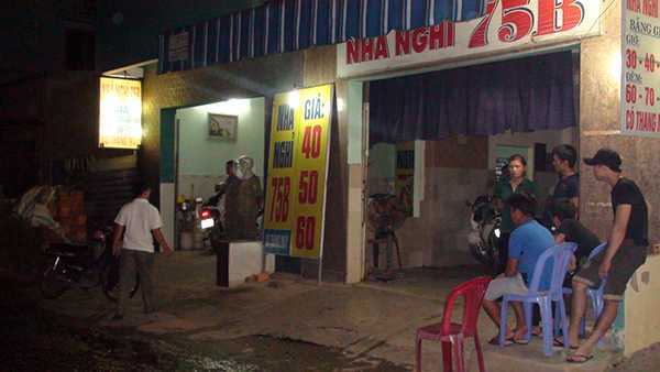 Ba người vào nhà nghỉ, một người chết, hai người bỏ trốn